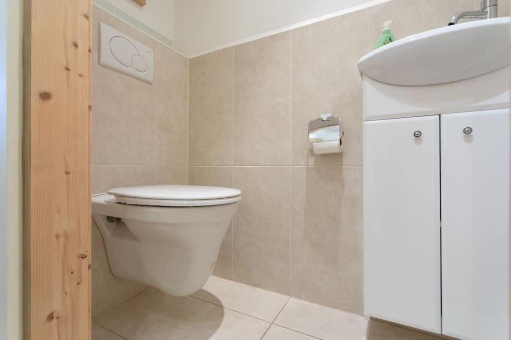 וינה Danube Art Apartments מראה חיצוני תמונה