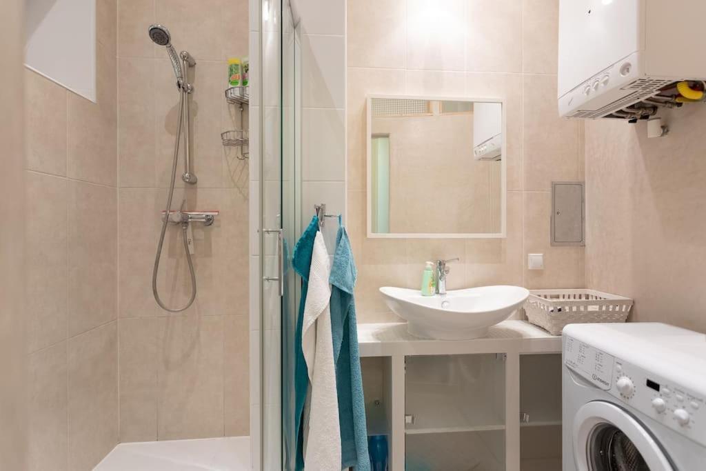 וינה Danube Art Apartments מראה חיצוני תמונה
